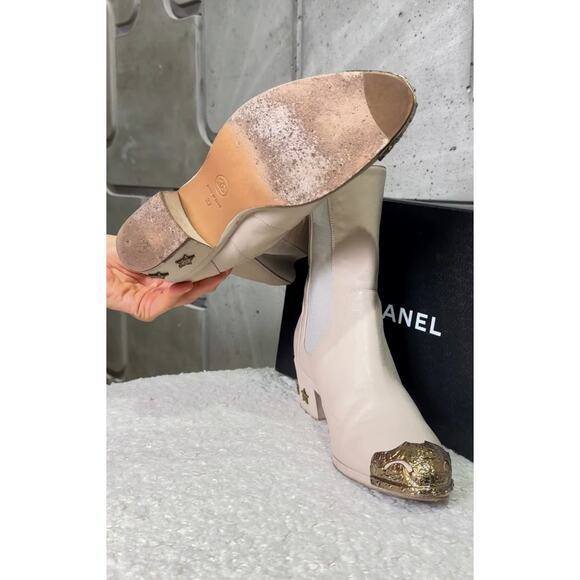 Chanel Paris-Dallas Beige Leather Ankle Boots - Size 37 - Picture 6 of 16